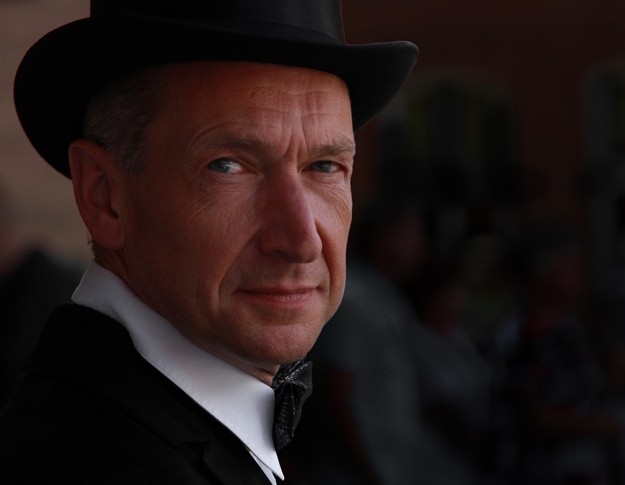 men's face, eyes, man with cylinder-2732206.jpg